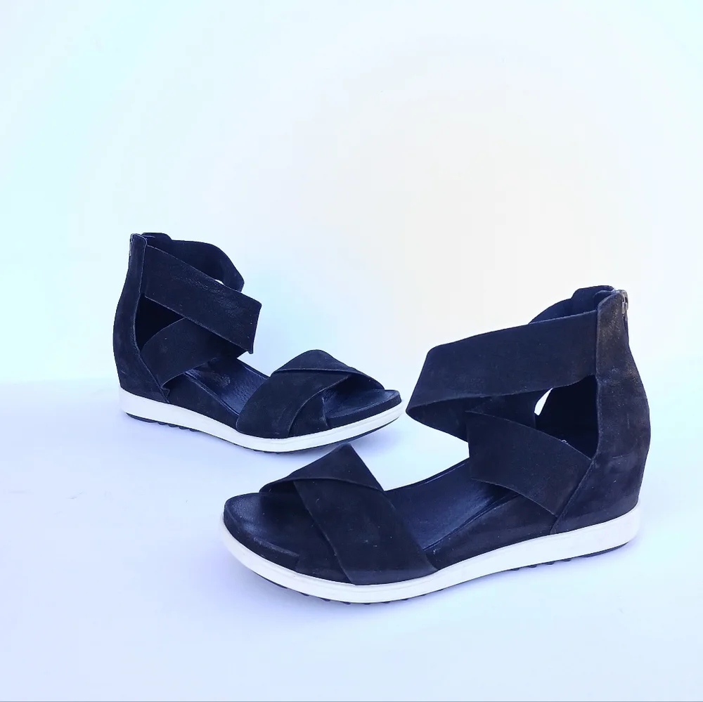 Eileen Fisher step out